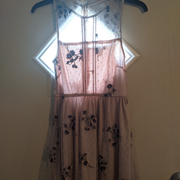 Brand:speedless, Size: Small, Color: peach - Picture 1 of 1